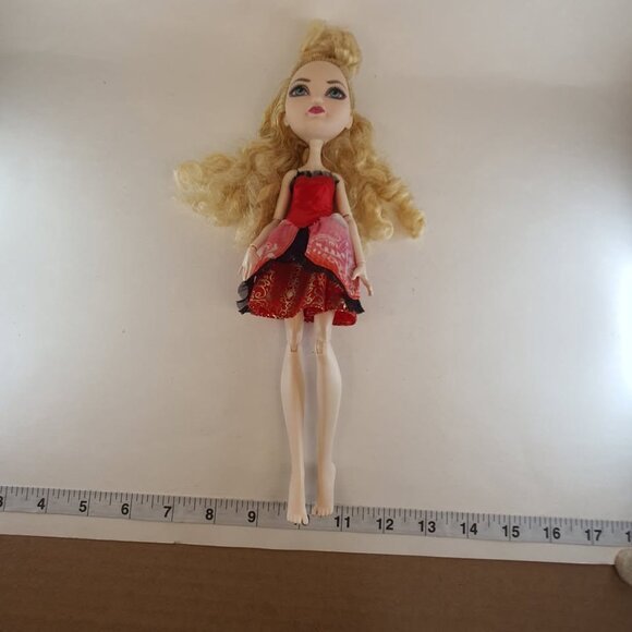 Mattel 2012 Ever After High First 1st Chapter Apple White Doll - Picture 2 of 6